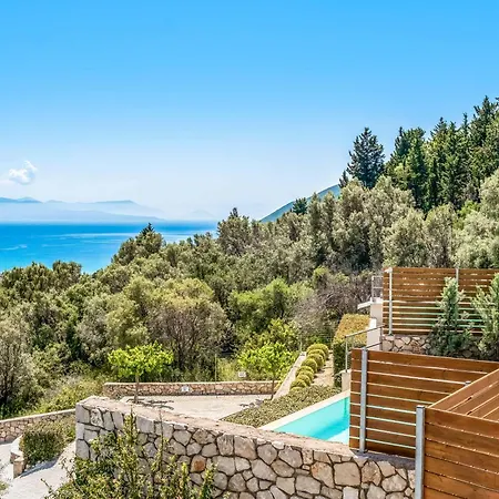 Ira Lefkas Vilă Pondi